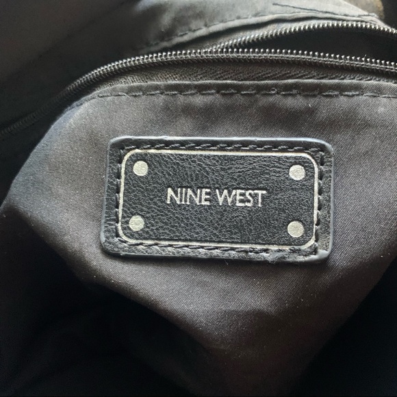 Nine West dark gray handbag w/ chain handles. - Picture 6 of 11